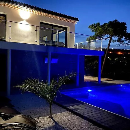 Apartment Luxueuse Vue Mer, Piscine Chauffee & Balneo Saint-Peïre-sur-Mer