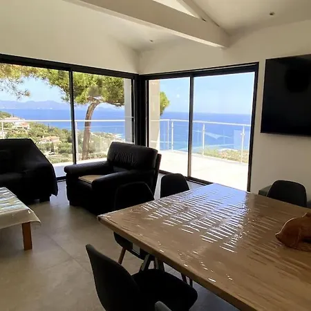Apartment Luxueuse Vue Mer, Piscine Chauffee & Balneo Saint-Peïre-sur-Mer